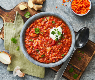 Fiery TischleinDeckDich Stew with Tomatoes and Lentils