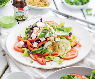 Mixed fitness salad with lemon dressing
