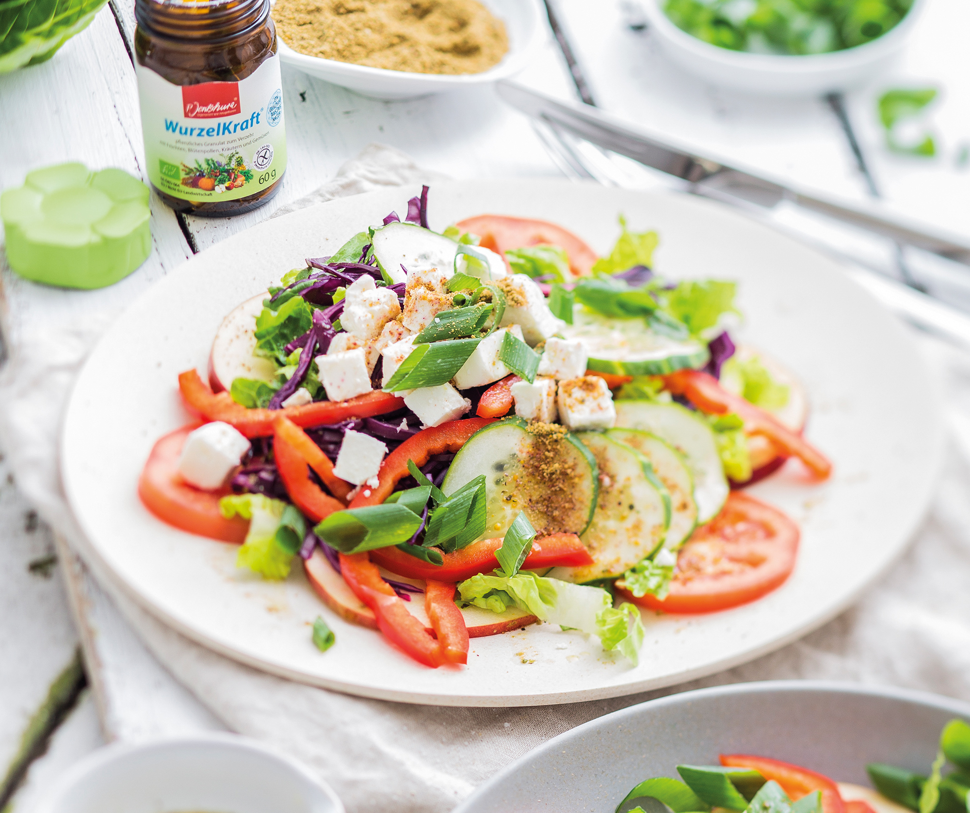 Gemengde fitness-salade met citroendressing